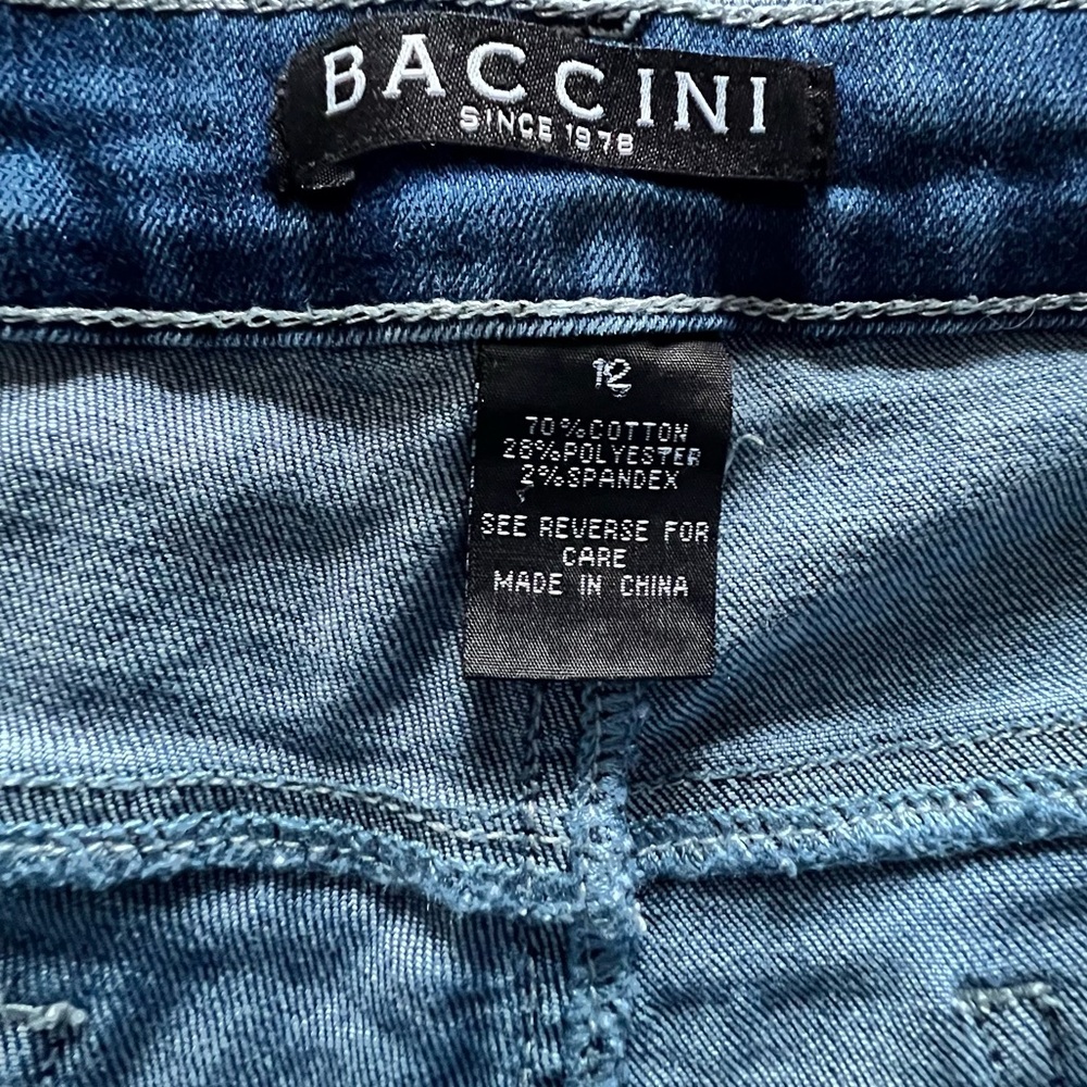 BACCINI Cropped Ankle Jeans with Ruffled Distressed Hem. Size 12 Inseam 25” - Picture 8 of 14